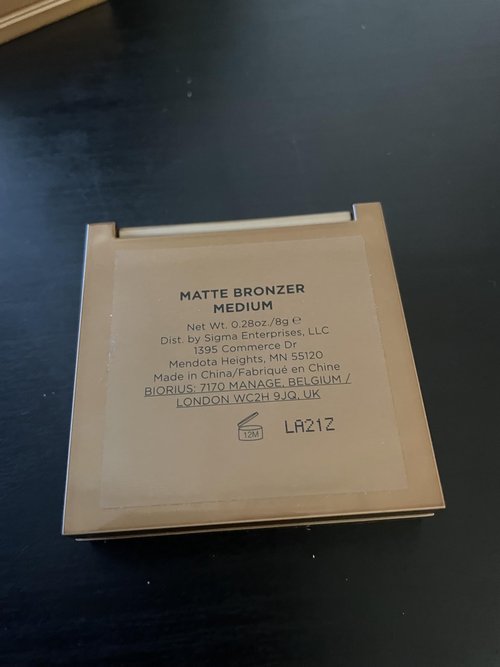 Sigma Beauty Matte Bronzer Powder - Longwear Light Bronzer with Matte Finish for Face - Achieve Natural, Sun Kissed Glow (Medium)