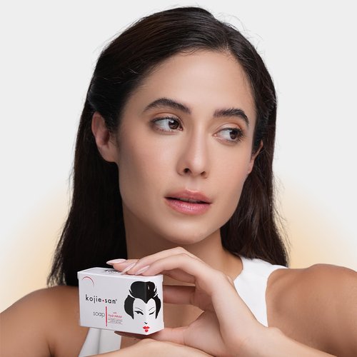 Kojie San Skin Brightening Soap - Original Kojic Acid Dark Spot Remover Soap, Paraben-Free Bar with Coconut & Tea Tree Oil for Face & Body, Gently Exfoliates for Smooth, Even Skin Tone – 100g x 3 Bars