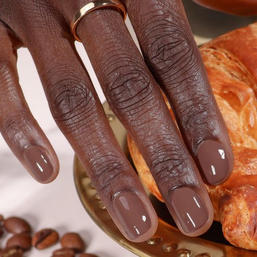 LONDONTOWN lakur Nail Polish – Gel-Like Shine, Long-Lasting Color, Strengthens & Hydrates Nails with 21+ Free Clean Formula and Pro-Contour Brush, Dirty Chai, 0.4 Fl Oz