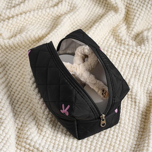 RSRSLEII Small Quilted Cotton Makeup Bag, Aesthetic Cosmetic Bag, Cute Floral Makeup Pouch, Kawaii Trendy Preppy Travel Toiletry Bag for Women and Girls (07 Bear)