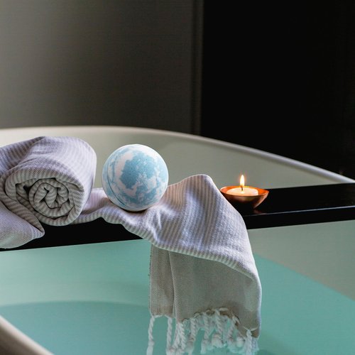 FlowBredolent Bath Bombs for Women, 9pcs Handmade Bubble Bath Bombs with Natural Essential Oils, Wonderfull Mother's Day Gift, as Well as Nice Valentine's Day or Birthday Gift for Wife and Girlfriend