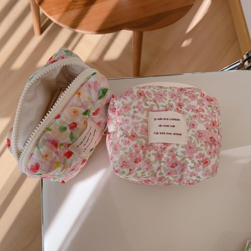 Sminra Floral Makeup Bag Small Travel Cotton Quilted Cosmetic Makeup Bag Organizer, Cute Coquette Aesthetic Zipper Portable Pouch Purse Toiletry Bag accessories