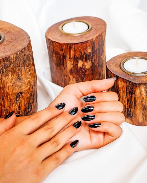 Gelish MINI Gel Nail Polish - 9mL TPO-Free Long-Lasting Soak Off, Vibrant Color, Professional Quality, High Shine, Chip-Resistant (Black Shadow)