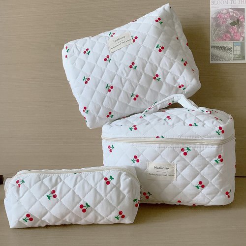 Hualinsyi Makeup Bag Set ， 3 PCS Cute Cherry Bag Set, Travel Toiletry Organizer Quilted Cherry Purse，Large Coquette Aesthetic Makeup Cosmetic Bag For Women (white-cherry)
