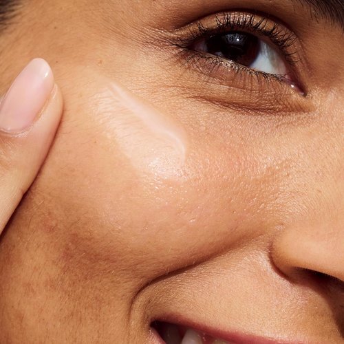 Clinique Even Better Clinical Dark Spot Clearing Serum - Brightening & Soothing for All Skin Types