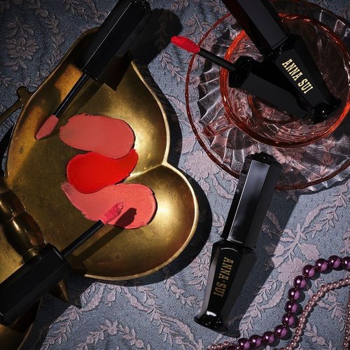 ANNA SUI Everlasting Rouge, Matte Finish Lipstick, Vibrant Color, No Smudging, Long-Lasting Wear, 402 Burning Red, 0.24 oz