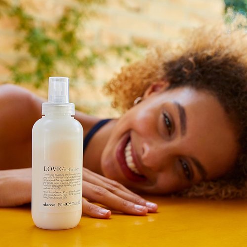 Davines LOVE Curl Primer - Moisturizing Anti-Humidity Heat Protectant for Wavy & Curly Hair | 5.07 Fl Oz