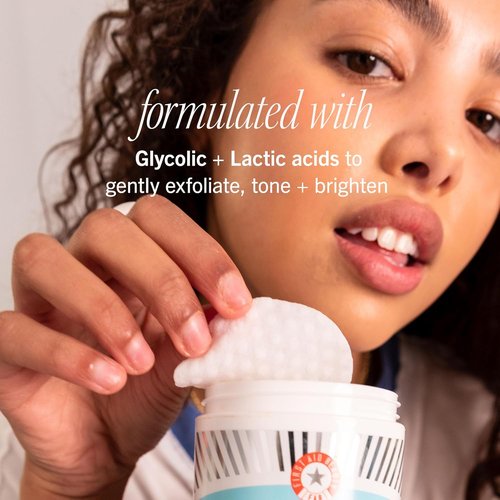 First Aid Beauty - Daily Exfoliating Facial Radiance Pads with AHA | Visibly Smaller Pores, 28 Count