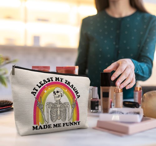uinwk Funny Mental Health Makeup Bag, Mental Health Gifts, at Least My Trauma Made Me Funny Sarcastic Skeleton Meme Cosmetic Bag, Psychology Gifts, Funny Gifts for Women Adult Humor