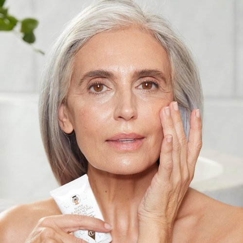 Charlotte Tilbury Super Radiance Face Exfoliator - Gentle Exfoliating Mask with Salicylic & Glycolic Acid | Refines Pores & Boosts Radiance