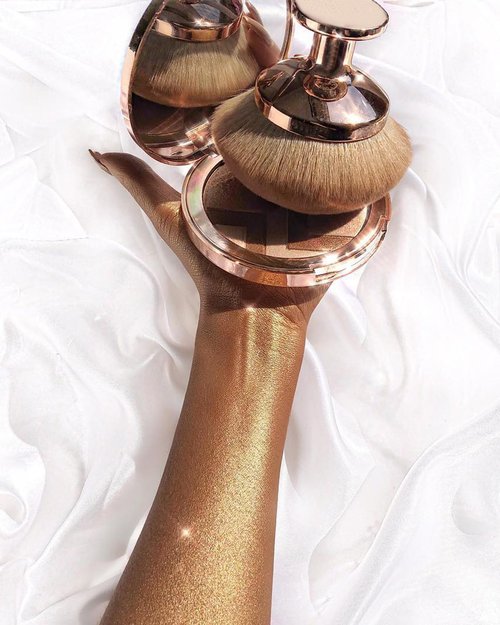 Upgraded Blend & Blur Body Makeup Brush for Self Tanner Tanning Lotion Sunscreen Applicator for Back Leg Makeup, Kabuki Foundation Brush for Liquid Beauty Supreme Cream Bronzer Brush for Face, Gold