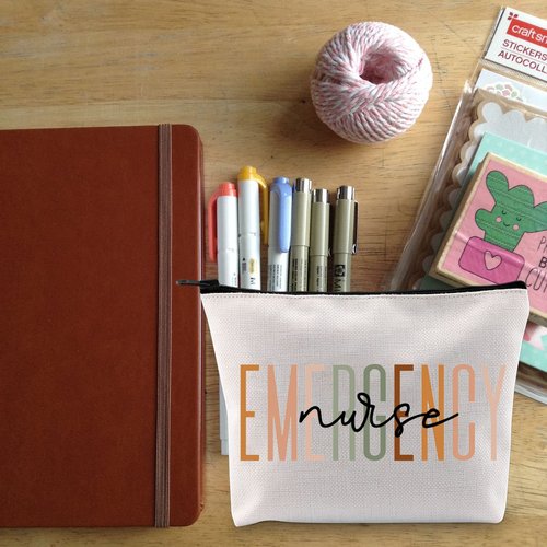 BLUPARK Emergency Nurse Makeup Bag ED ER Nurse Gift Emergency Room Gift New Nurse Gift Nursing Graduate Gifts Future Nurse gift, Off White(Emergency Nurse)