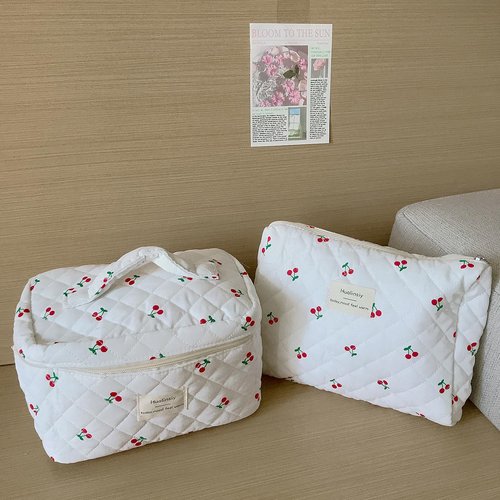 Hualinsyi Makeup Bag Set ， 3 PCS Cute Cherry Bag Set, Travel Toiletry Organizer Quilted Cherry Purse，Large Coquette Aesthetic Makeup Cosmetic Bag For Women (white-cherry)