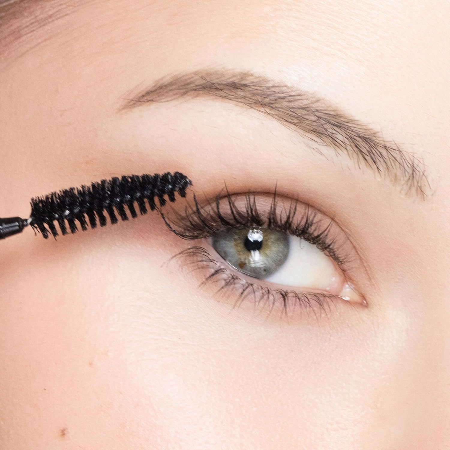 Trish McEvoy Lash Curling Tubular Mascara - Long-Lasting Volume & Curl | Black