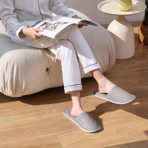 DECOUE 6 Pairs Disposable Slippers for Guest, Non Slip Spa Washable Reusable House Slippers Hotel Indoor Shower Slides for Women Men, Home,Travel(Polar Fleece)