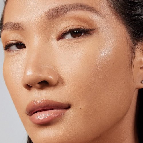 Morphe Lightform Dewy Foundation - Long-Wearing Hydration Makeup for Natural Radiance - Light 07W (1.01 fl oz)