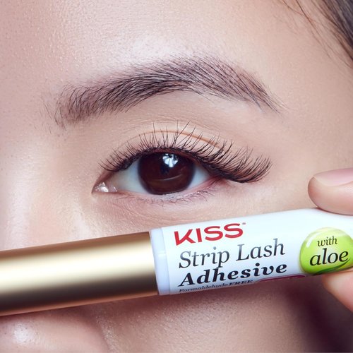 KISS Lash Adhesive - 24HR Clear Lash Glue for Long-Lasting Wear | Perfect for Strip & Cluster Lashes