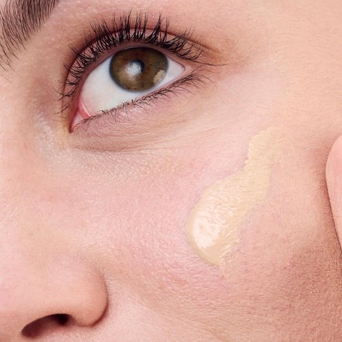 Clinique Redness Solutions Liquid Foundation - SPF 15 with Probiotic Technology | Medium Coverage, Natural Finish