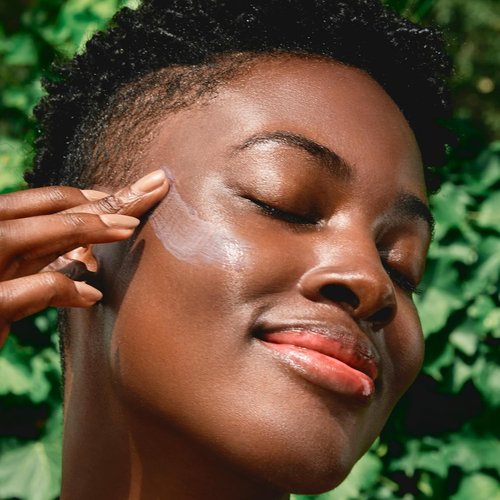 Clarins UV Plus Anti-Pollution Sunscreen - Broad Spectrum SPF 50 | Oil-Free, No White Cast | UVA/UVB Protection for All Skin Types