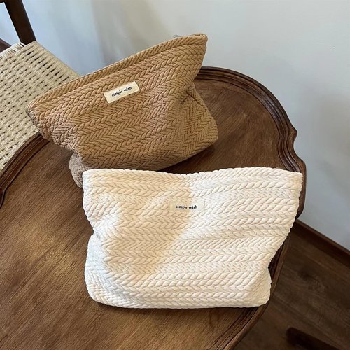 Lestikave Coquette Straw Makeup Bag, Cute Boho Crochet Travel Cosmetic Bag with Zipper,Portable Versatile Toiletry Bag Skincare Bag for Women Girls(01Beige)