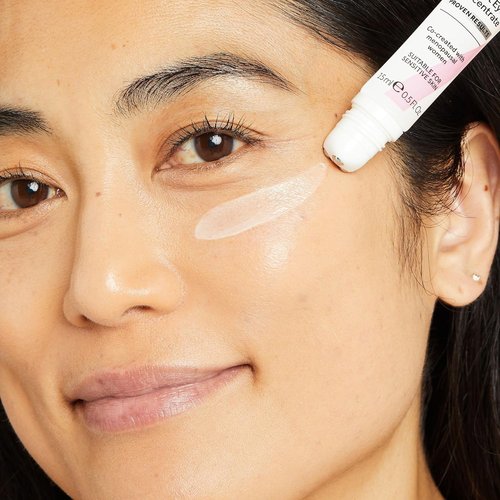 No7 Menopause Skincare Eye Concentrate - Revitalizing Cream for Dark Circles & Puffiness - 15 ml Cooling Roller