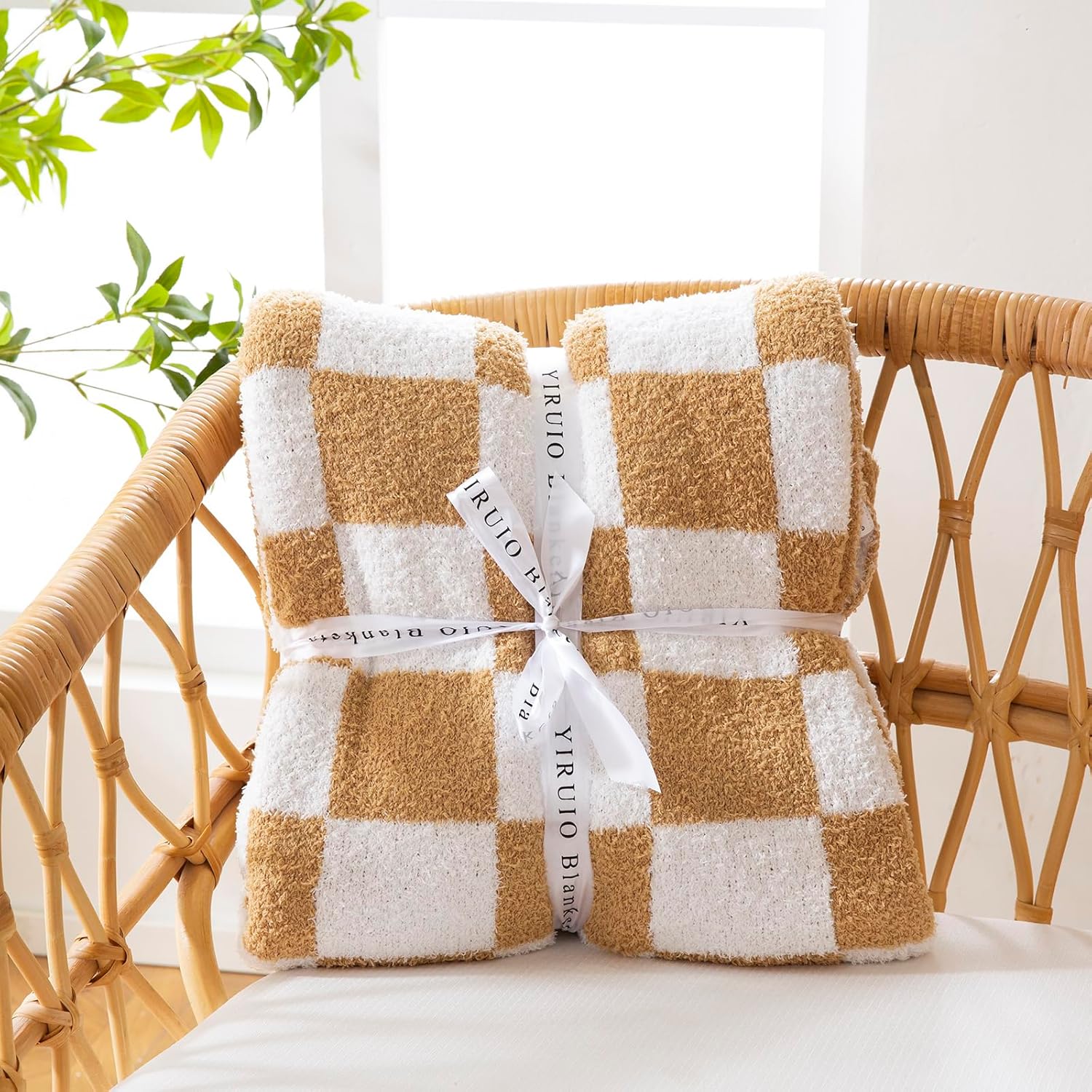 YIRUIO Checkered Knit Throw Blanket - Ultra Soft Reversible Microfiber | Cozy Fluffy Home Decor