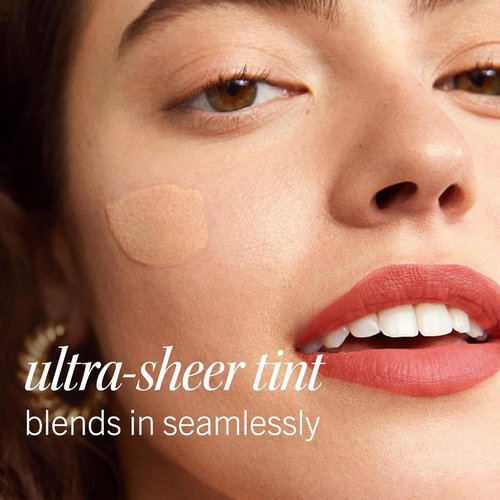First Aid Beauty - Weightless Liquid Mineral Sunscreen SPF 30 | Ultra Sheer Tint, 1.5 oz