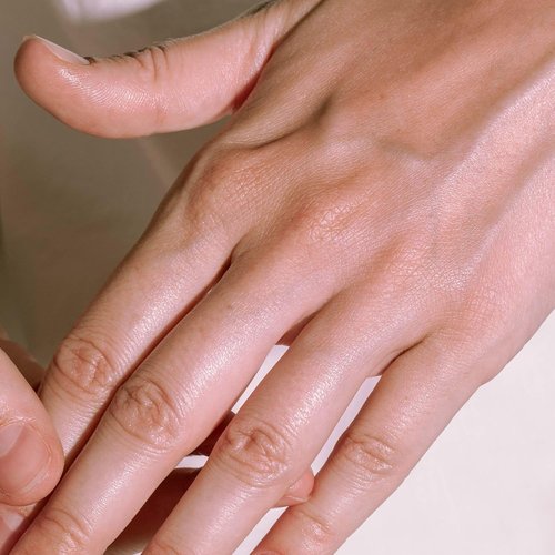 Madara Deep Comfort Hand Cream - Ultra-Moisturizing Formula with Aloe & Cocoa Butter - 60 ml, Soothes & Protects Dry Hands