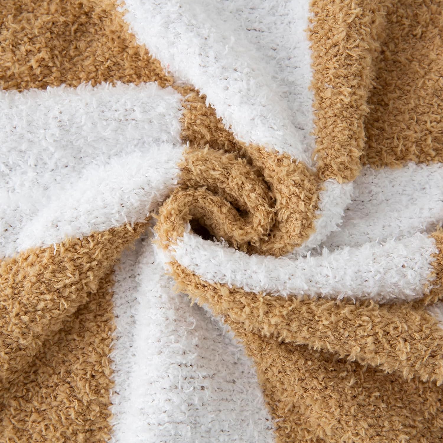 YIRUIO Checkered Knit Throw Blanket - Ultra Soft Reversible Microfiber | Cozy Fluffy Home Decor