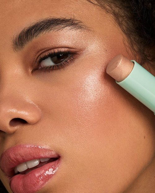 KIKO Milano Creamy Touch Highlighter Stick - Radiant Glow in Shade 01 | Perfect for All Skin Types