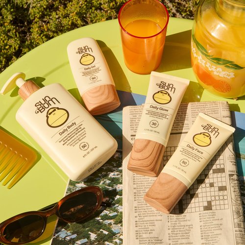 Sun Bum Daily SPF 50 Clear Gel Face Sunscreen - Broad Spectrum Moisturizing Facial Sunscreen with Vitamin E - Vegan and Hawaii 104 Act Compliant (Without Octinoxate & Oxybenzone) - Travel Size 1.7 oz