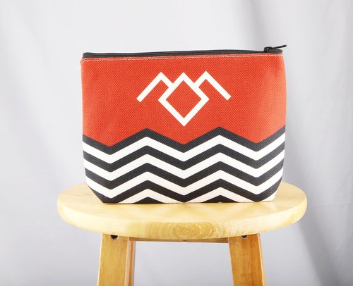 T Peaks TV Show Inspired Red Black & White Welcome To T Peaks Canvas Makeup Bag (Red)