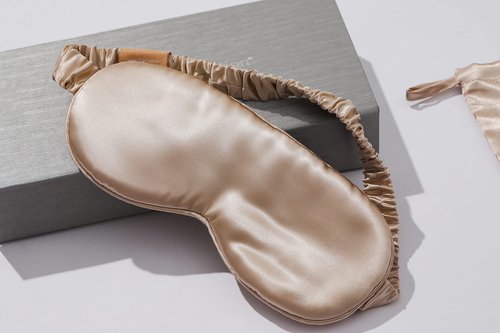 Silk Hair Scrunchies for Hairs Ties for Hair with 22mm 6A Grade Silk Sleep Mask Gift Pack Set - 100% Mulberry Silk Eye Mask with Silk Scrunchies Hair Ties Accessories