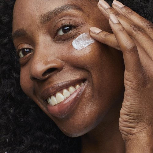 No7 HydraLuminous+ Hydrating Dual Phase Face Mask - Hyaluronic Acid Overnight Face Mask with Vitamin B3 Niacinamide for Skin Barrier Repair & Radiant-Looking Skin (3.5 Fl Oz)