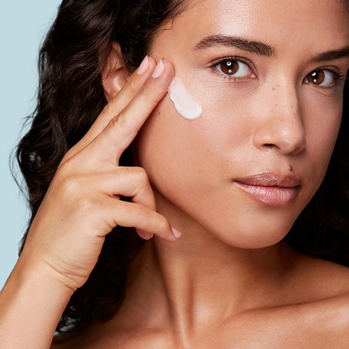 Clarins Hydra-Essentiel Night Cream | Intense Hydrating Moisturizer | 60 Seconds to Plumper Skin* | 24H Hydration* | Double Dose Of Hyaluronic Acid | Vegetal Squalane | All Skin Types | 1.7 Oz