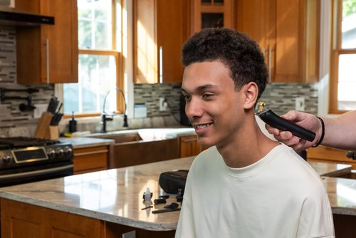 Andis 563070 inLINER All-in-One Cordless Beard & Hair Trimmer, 12-Piece Kit, Compact and Quiet, Removeable T-Blade, Includes Shaver Head Attachment, Black