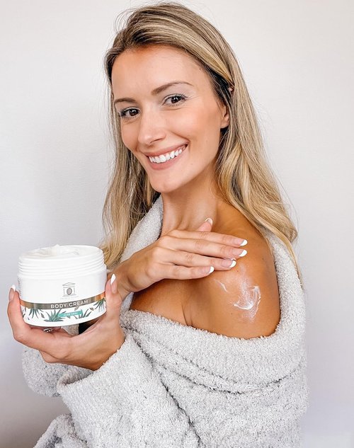 Skiennix Body Cream - Deep Hydration with Olive Oil & Aloe Vera, 7.05 fl. oz
