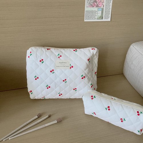 Hualinsyi Makeup Bag Set ， 3 PCS Cute Cherry Bag Set, Travel Toiletry Organizer Quilted Cherry Purse，Large Coquette Aesthetic Makeup Cosmetic Bag For Women (white-cherry)