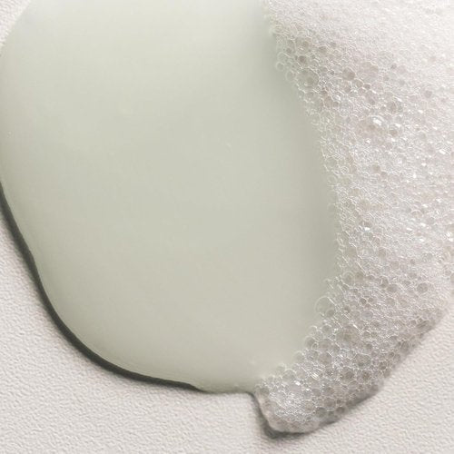Davines MOMO Moisturizing Shampoo & Conditioner - Softens & Adds Shine to Dry Hair | Detangling Formula