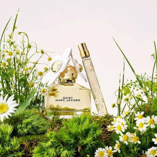 Marc Jacobs Daisy Eau de Toilette - Radiant Floral Women's Perfume with Wild Berries Notes