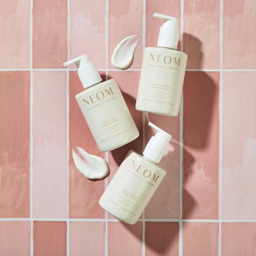Neom Great Day Hand Lotion, 300ml | Wild Mint & Mandarin I 7 Essential Oils I 100% natural fragrances I 100% recyclable bottle I Luxurious formula I Hydrating