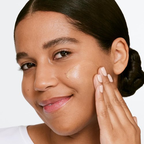 Clinique Moisture Surge Sheertint Hydrator - Hydrating Tinted Moisturizer SPF 25 with Hyaluronic Acid | Sheer Coverage, Natural Finish for All Skin Types