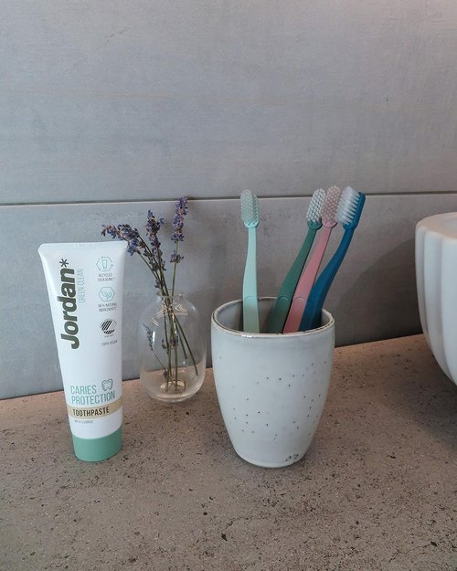 Jordan® Green Clean Manual Toothbrush - Sustainable Scandinavian Design, Soft Bristles | 4-Pack