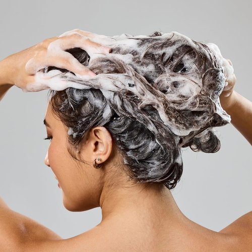 Bumble and bumble. Gentle Hydrating Shampoo - Daily Moisture & Shine for All Hair Types | Glycerin & Avocado Oil