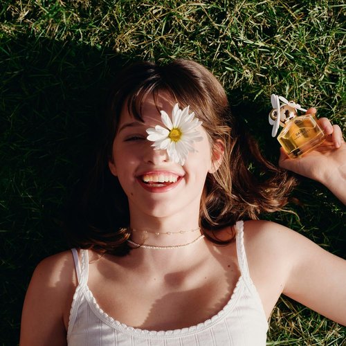 Marc Jacobs Daisy Eau de Toilette - Radiant Floral Women's Perfume with Wild Berries Notes
