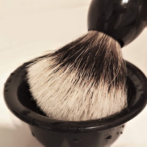 JEQUIL&CORENVEO Fine Silvertip Badger Bristle Shaving Brush, With Heavy Weight Resin Base (Curved Top)