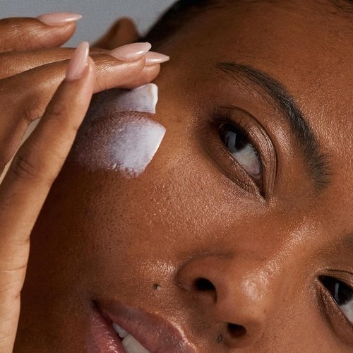 Dermalogica Invisible Physical Defense SPF 30 Face Sunscreen - Non-Greasy Moisturizer Protects Against UVA/UVB/Blue Light (1.7 Fl Oz)