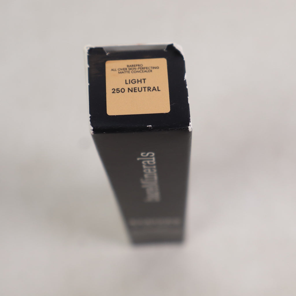 bareMinerals BAREPRO 16HR Matte Concealer SPF 25 Light 250 Neutral
