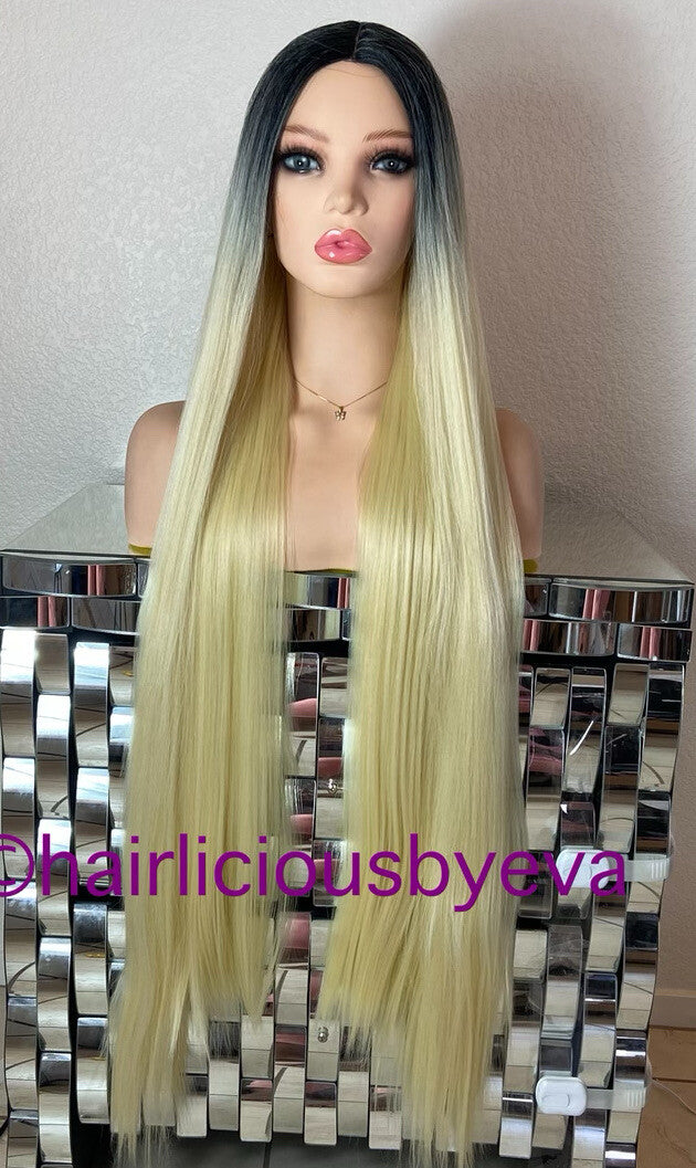 Long Blonde Ombré Wigs 32 Inch Middle Part Heat-Resistant Synthetic Hair