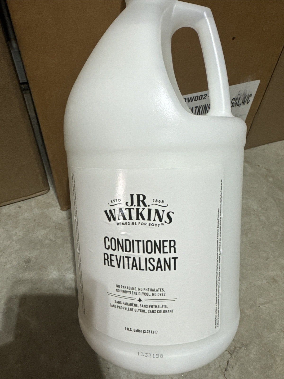 1 Gallon Hair Conditioner Bottle - Revitalizing Hair Care Product
